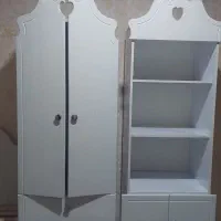 ویترین و کمد لباس و تخت و همراه تشک