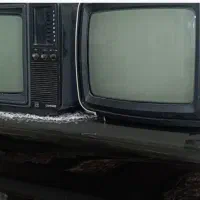 دوعدد تلویزیون قدیمی|تلویزیون و پروژکتور|نیشابور, گنبد سبز|دیوار