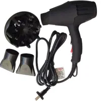 سشوار حرفه ای و دو عدد ماشین اصلاح حرفه ای