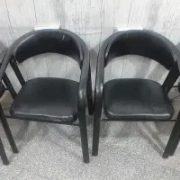 8 عدد صندلی انتظار به فروش می رسد