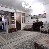 خانه دو طبقه و نیم تمیز|فروش خانه و ویلا|قم, شهدا|دیوار