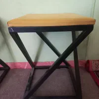 پایه فلزی نشیمن بسیار تمیز و محکم