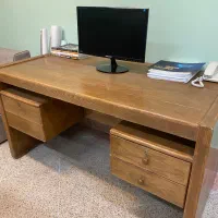 میز چوبی اداری