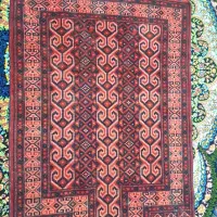 قالیچه دست بافت و یک آب آژور آنتیک