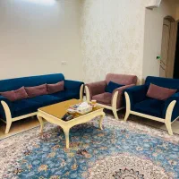 مبلمان راحتی ۱۱ نفره و یک میز پذیرایی و ۴ عسلی|مبلمان خانگی و میز عسلی|قم, عمار یاسر|دیوار