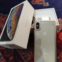 ایفون xs درحد اک