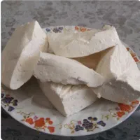 پنیر محلی گاوی جوشانده شده و باچربی
