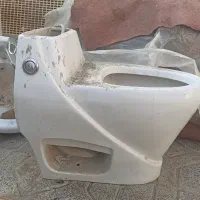 یک عدد توالت فرنگی سالم فروشی.