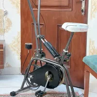 دوچرخه ثابت تحمل وزن بالا با دسته های متحرک|تجهیزات ورزشی|تهران, تهران‌نو|دیوار