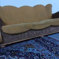 به یک نیرو خانم واسه نظافت منزل