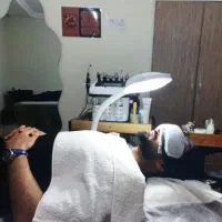 تخفیف مشکلات پوستی و فیشیال برای آقایان و بانوان