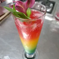 نیازمند نیرو خانم جهت کار در کافه تریا