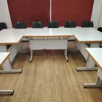 میز چوبی اداری سفید - تمیز