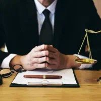 وکیل پایه‌یک دادگستری و مشاور حقوقی