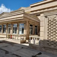 انواع سنگ کاری و سرامیک نما و داخلی