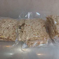 نان سنگک سنتی وفطیرروغنی محلی درخدمت همشهریان عزیز