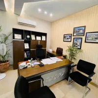 فروشندگی انلاین داخل دفتر کاری ، کارشناس فروشندگی