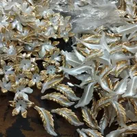 گل و برگ کریستالی