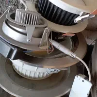 پروژکتور و لامپ نیمه سوخته