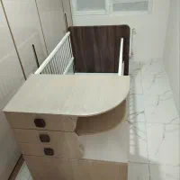 تخت نوجوانی و نوزادی