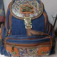 کیف و کوله‌پشتی مدرسه ای