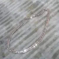 گردنبند کارتیر ژوپینگ رنگ ثابت طلایی