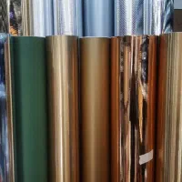 اجرای برچسپ و ماغذدیواری