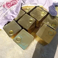 عسل طبیعی و بهترین کیفیت یک تن موجود است