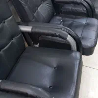 ۷ عدد صندلی اداری و یک عدد مدیریتی در حد صفر