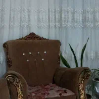 مبلمان قهوه ای
