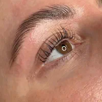 آموزش و خدمات لیفت لمینت مژه و ابرو