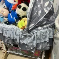 تخت کنار مادر