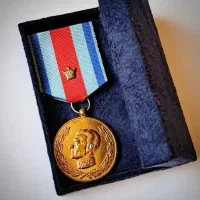 مدال برنزی جشن های 2500 ساله با بیش از ۵۰ سال قدمت