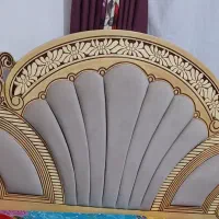 تخت خواب به همراه میز و آینه|تخت و سرویس خواب|رشت, فلسطین|دیوار