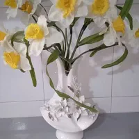 گلدان با گل