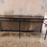 میز فرفروژه با شیشه ی دودی عسلی