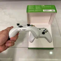 اکس باکس Xbox One S یک ترابایت + کینکت + دو دسته|کنسول، بازی ویدئویی و آنلاین|تهران, گلستان (شهرک راه آهن)|دیوار
