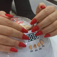 استخدام ناخنکار حرفه ای