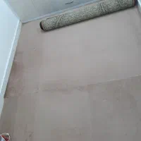 موکت رنگ کرم بفروش میرسد.