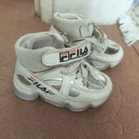 کفش کتونی|کیف، کفش، کمربند|ری, دیلمان|دیوار