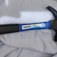 چکش حرفه ای به همراه میخ کش جنس با کیفیت