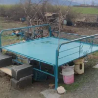 تخت آهنی سنگین