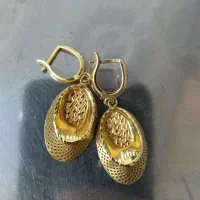 یک جفت گوشواره ب