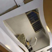 اینه ایستاده