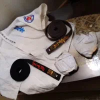 لباس و کمربند و ساق بند و دستکش کاراته کیوکوشین