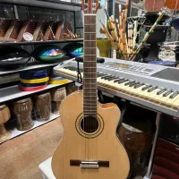 گیتار کلاسیک کاتوی سانتانا گالری موسیقی آرتیا