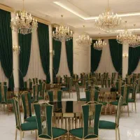 صندلی و میز تالار و رستوران و باغ و هتل بهلوکس