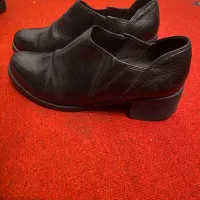 دوجفت کفش پرستاری چرم