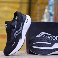 (کفش بابک ترکان)اسپرت طبی ساکونیsakoni لاکچری کربن