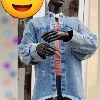 مانکن زن فروش فقط به دلیل کمبود جا
